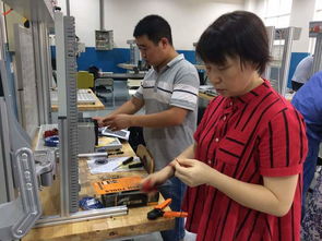 組團隊戰(zhàn)酷暑 提能力出成果——機電科專業(yè)教師參加AHK機電一體化工考試實施培訓(xùn)