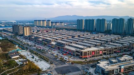 伊濱區(qū)華耀城人氣漸旺 各地塊建設(shè)提速
