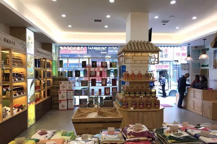 將放心糧油店開到家門口,能否打通放心糧油消費的最后一公里?